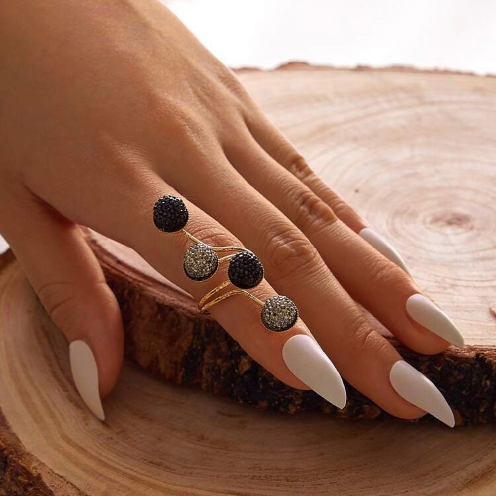 1 piece spiral design with black ball decor ring
